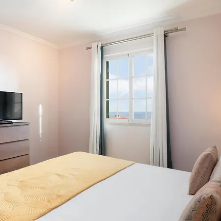 V By An Island カニコ