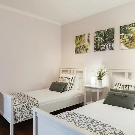 V By An Island アパート *