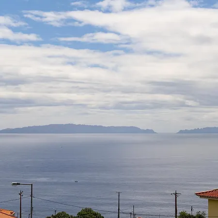 V By An Island Апартаменты